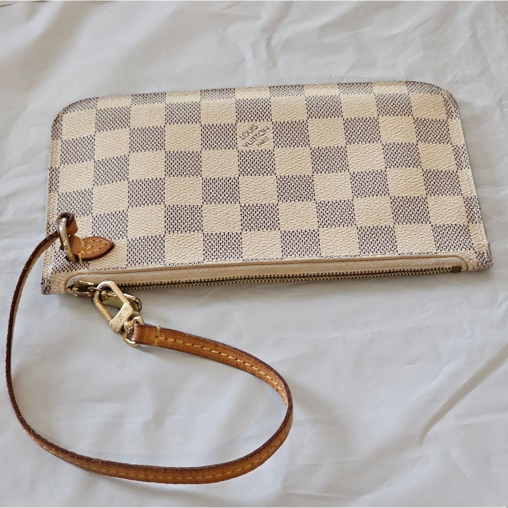 Louis Vuitton leather Neverfull Pochette Damier Azur Small clutch Wristlet - Picture 3 of 16